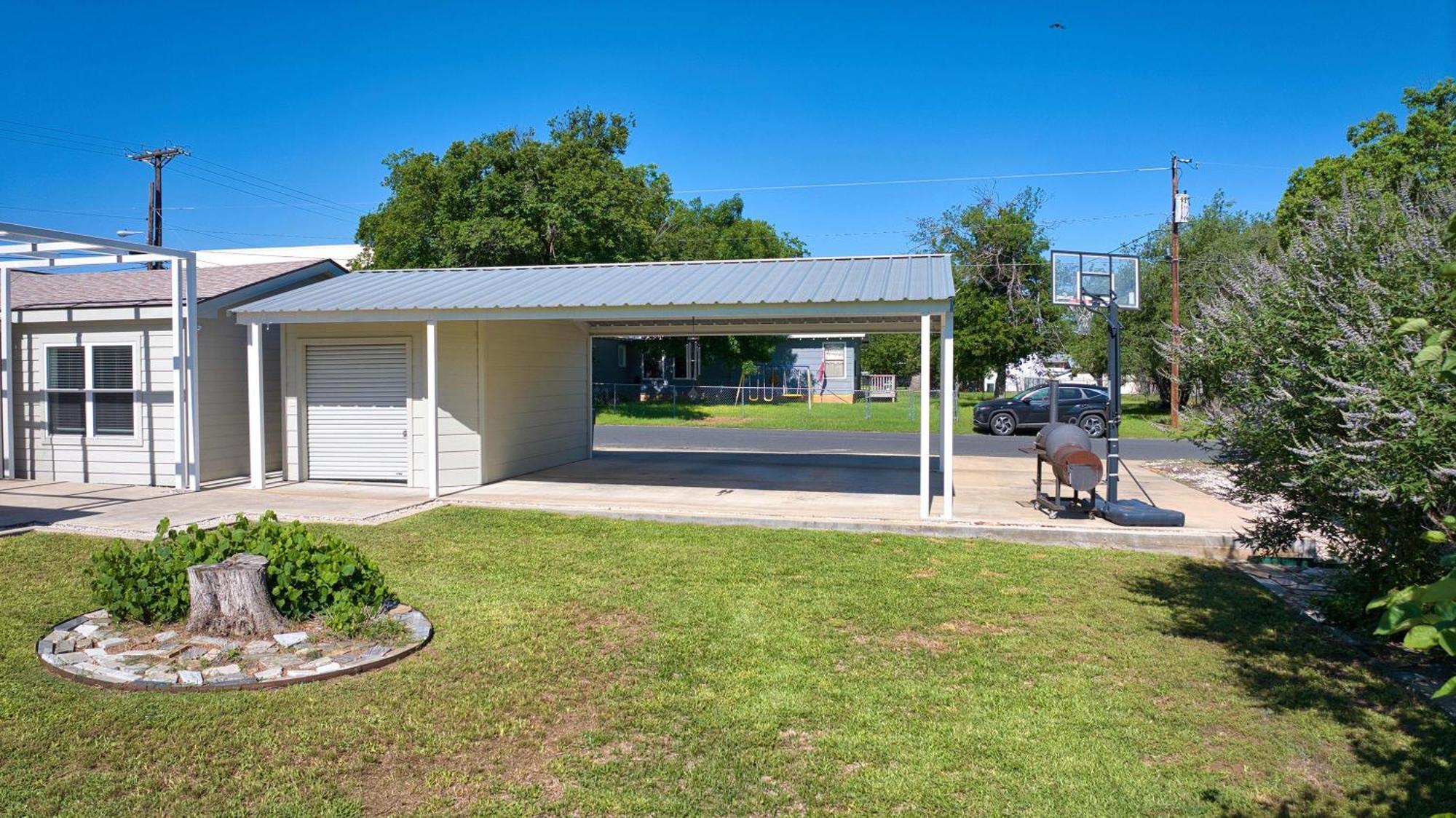 Texas Topaz In Mason Exterior photo